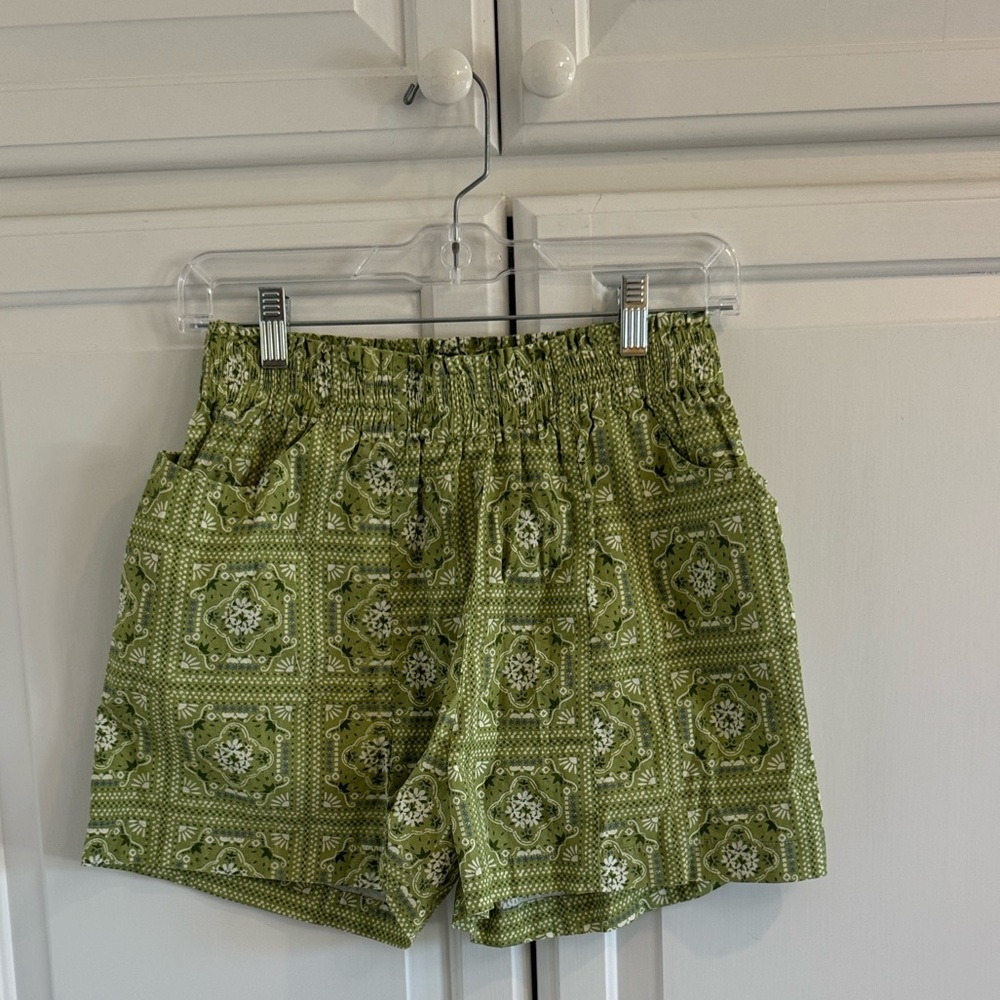 Taylor Tillman Green Patterned Women's Shorts